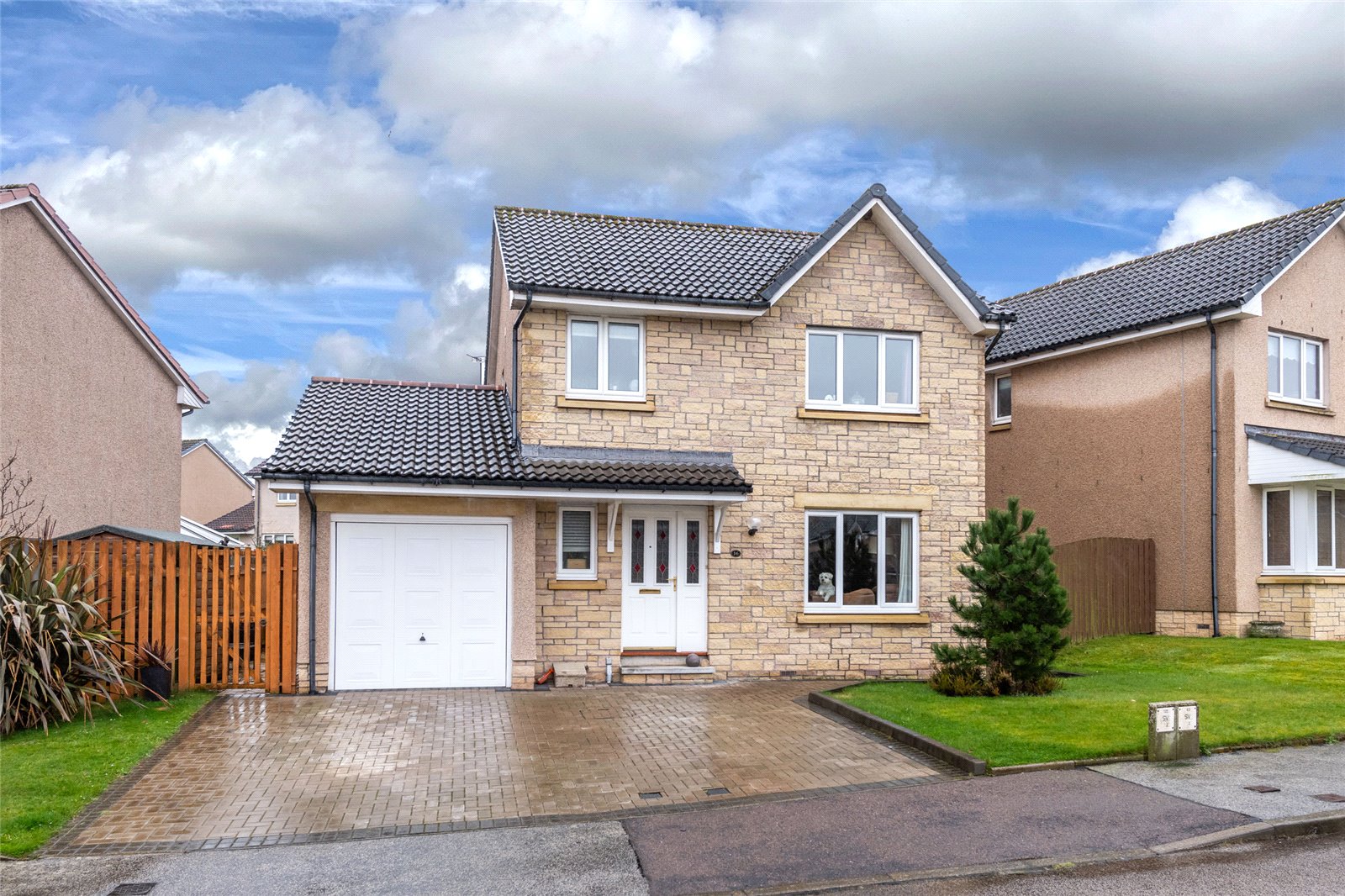 16 Braehead Crescent